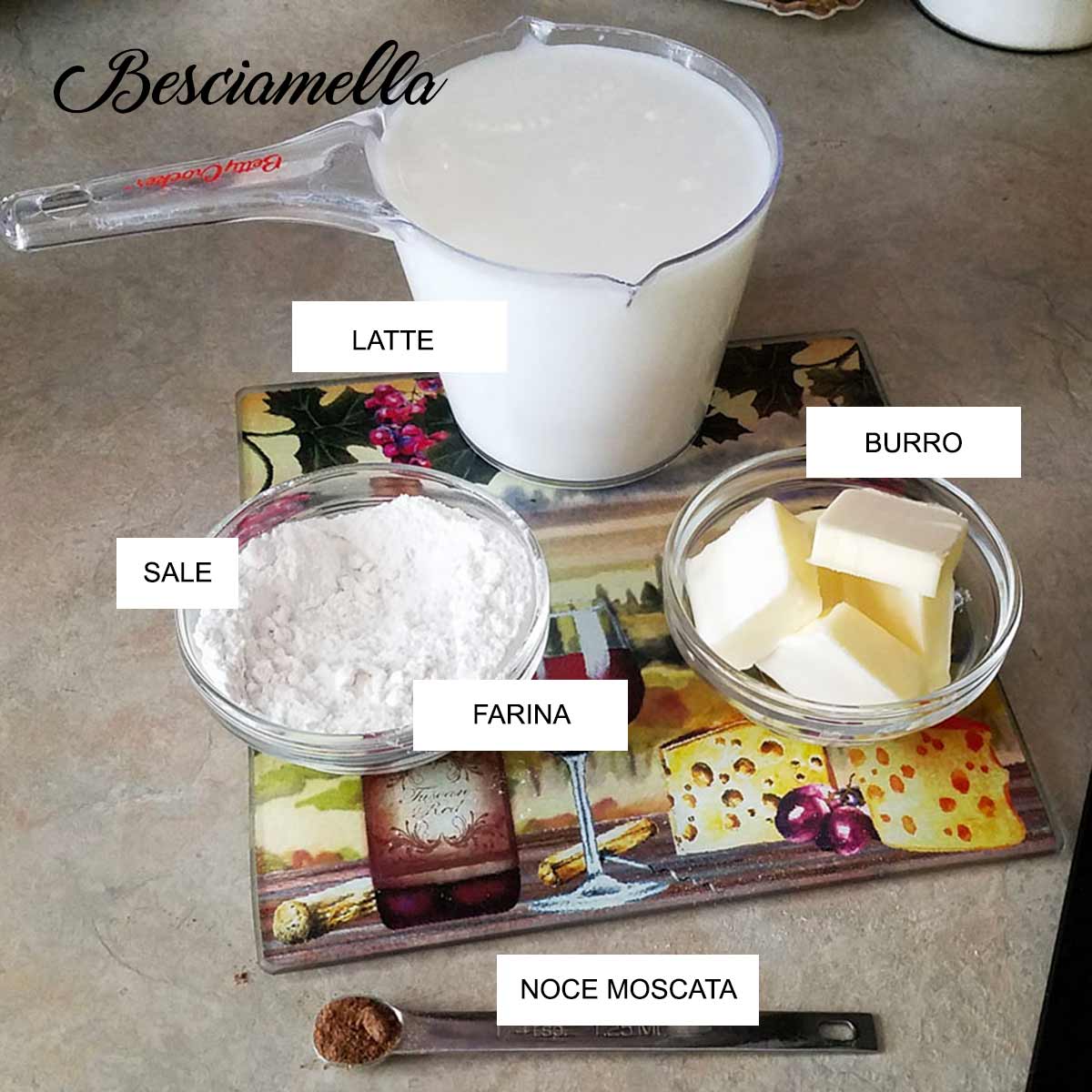 Ingredienti per la besciamella fatta in casa.